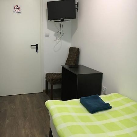 Pension Haus Baron 2 Friedrichsfeld Edingen-Neckarhausen Exteriör bild