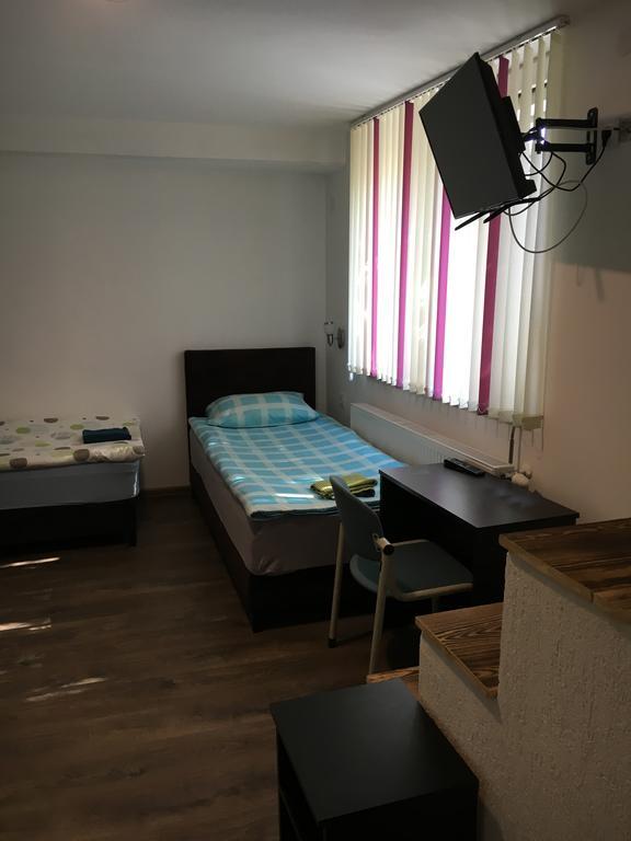 Pension Haus Baron 2 Friedrichsfeld Edingen-Neckarhausen Exteriör bild