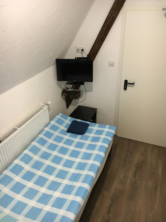 Pension Haus Baron 2 Friedrichsfeld Edingen-Neckarhausen Exteriör bild
