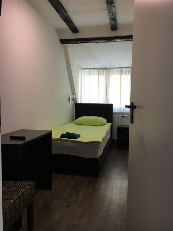 Pension Haus Baron 2 Friedrichsfeld Edingen-Neckarhausen Exteriör bild