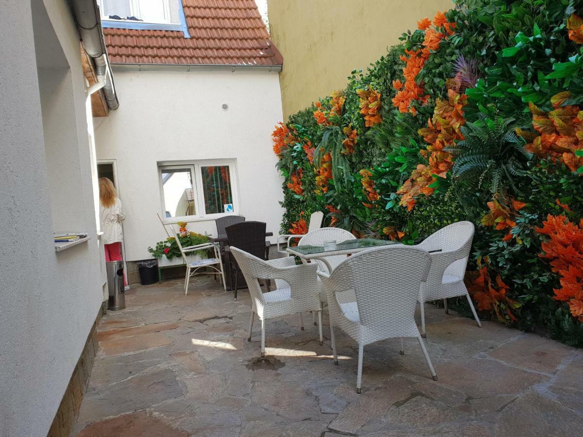 Pension Haus Baron 2 Friedrichsfeld Edingen-Neckarhausen Exteriör bild
